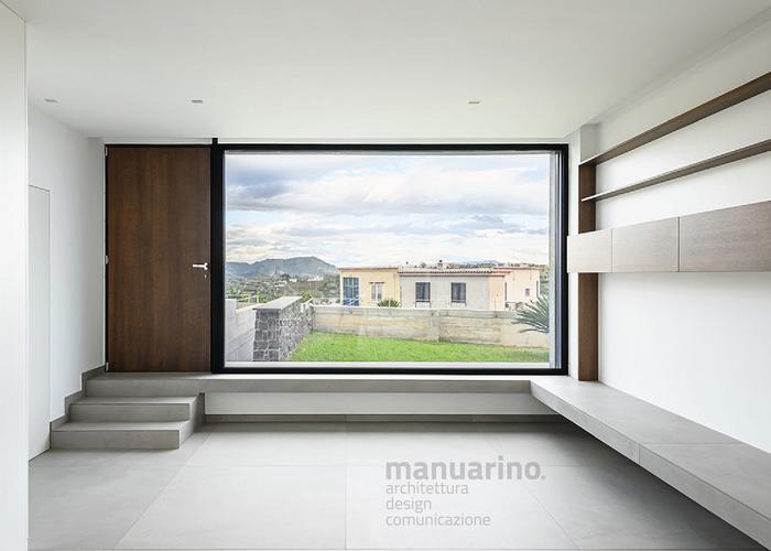 Casa Enrico: Eleganza e Innovazione a Monte di Procida