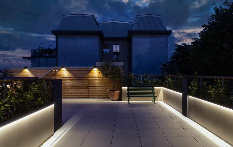 Un terrazzo in centro moderno ed elegante 