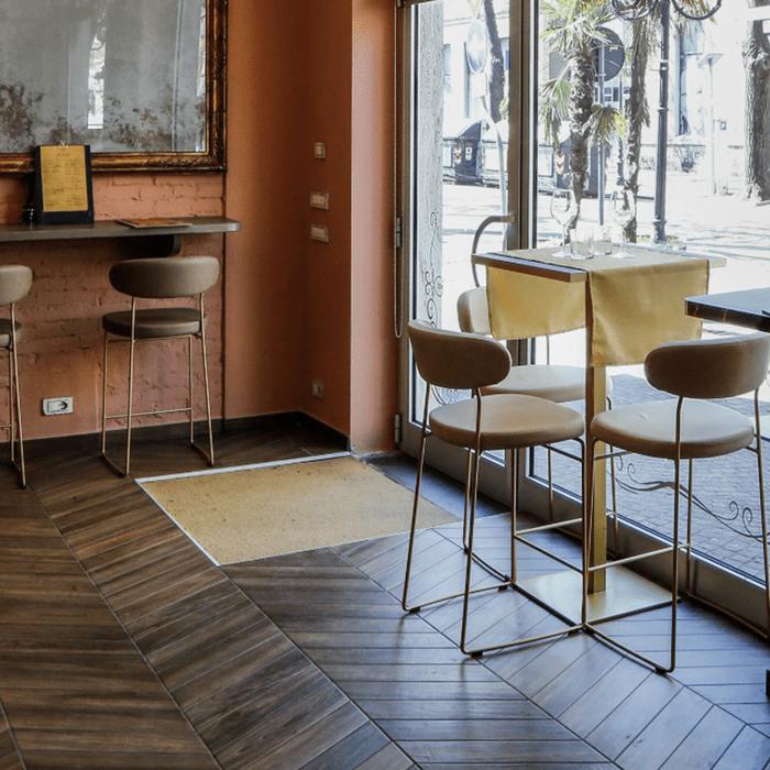 Innovazione e identità per un restyling esclusivo: intervista con il designer 142 Innovazione e identità per un restyling esclusivo: intervista con il designer 142